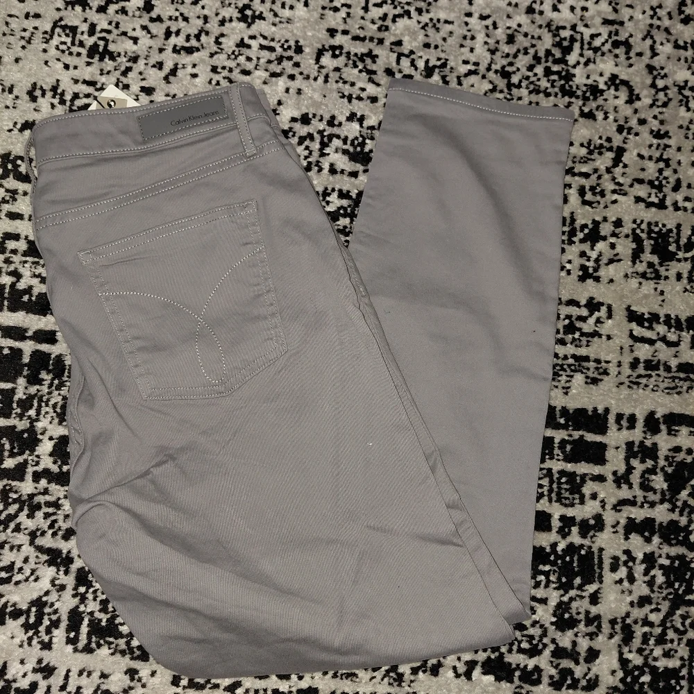 NWT Calvin Klein Grey Stretch Ankle Pants - Women's Size 12 - Skinny Fit